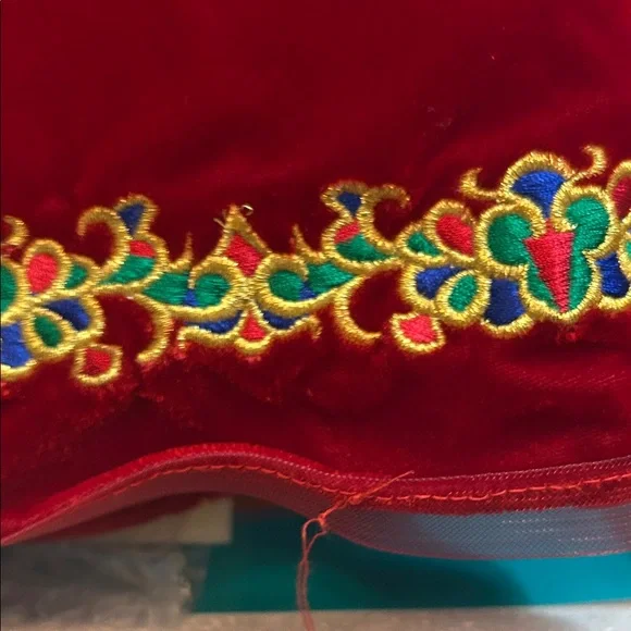 Barbie Doll in Red and Green Gown - Picture 5 of 9